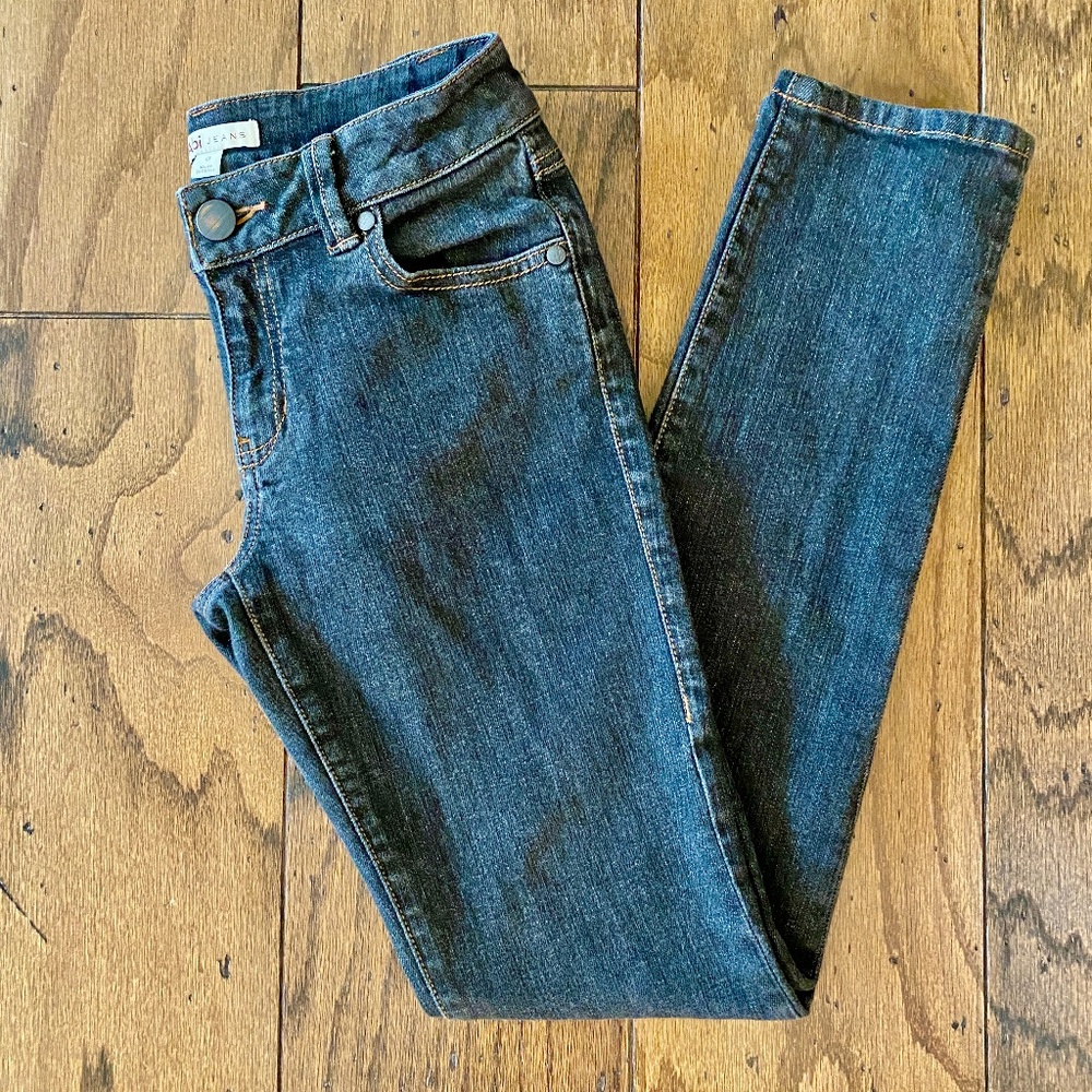 Size: 0 EUC Cabi Black Wash Skinny Jeans